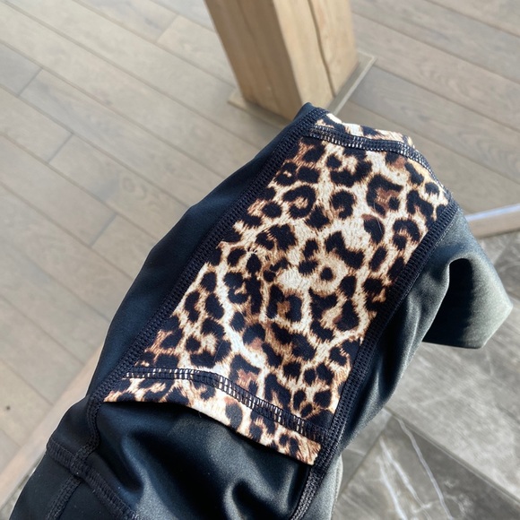 BNWT ZYIA Leopard Pocket Brilliant Hi-Rise Capri 20" Cheetah Crop Legging XS 2 - Picture 10 of 13